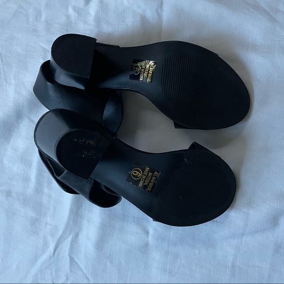 SODA BLACK STRAPPED CASUAL HEELS - Picture 8 of 8